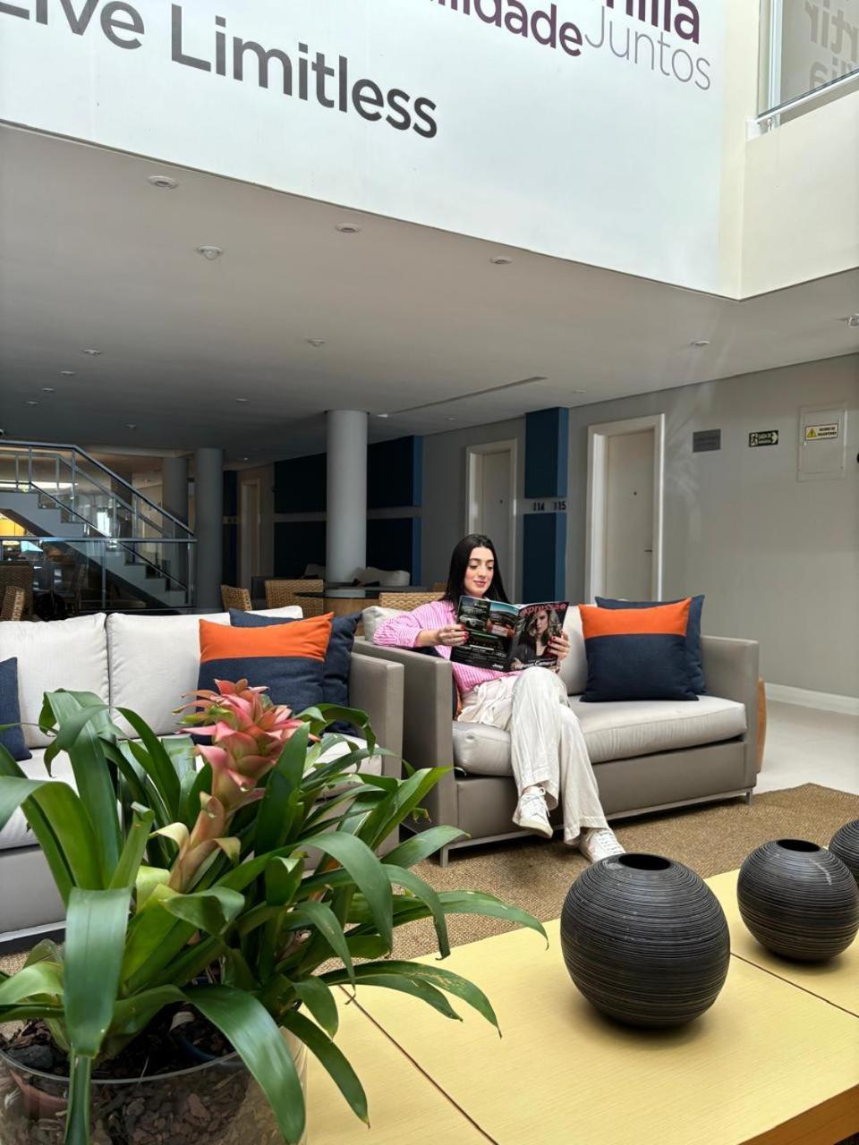 גוארויה The Falls Hotel מראה חיצוני תמונה