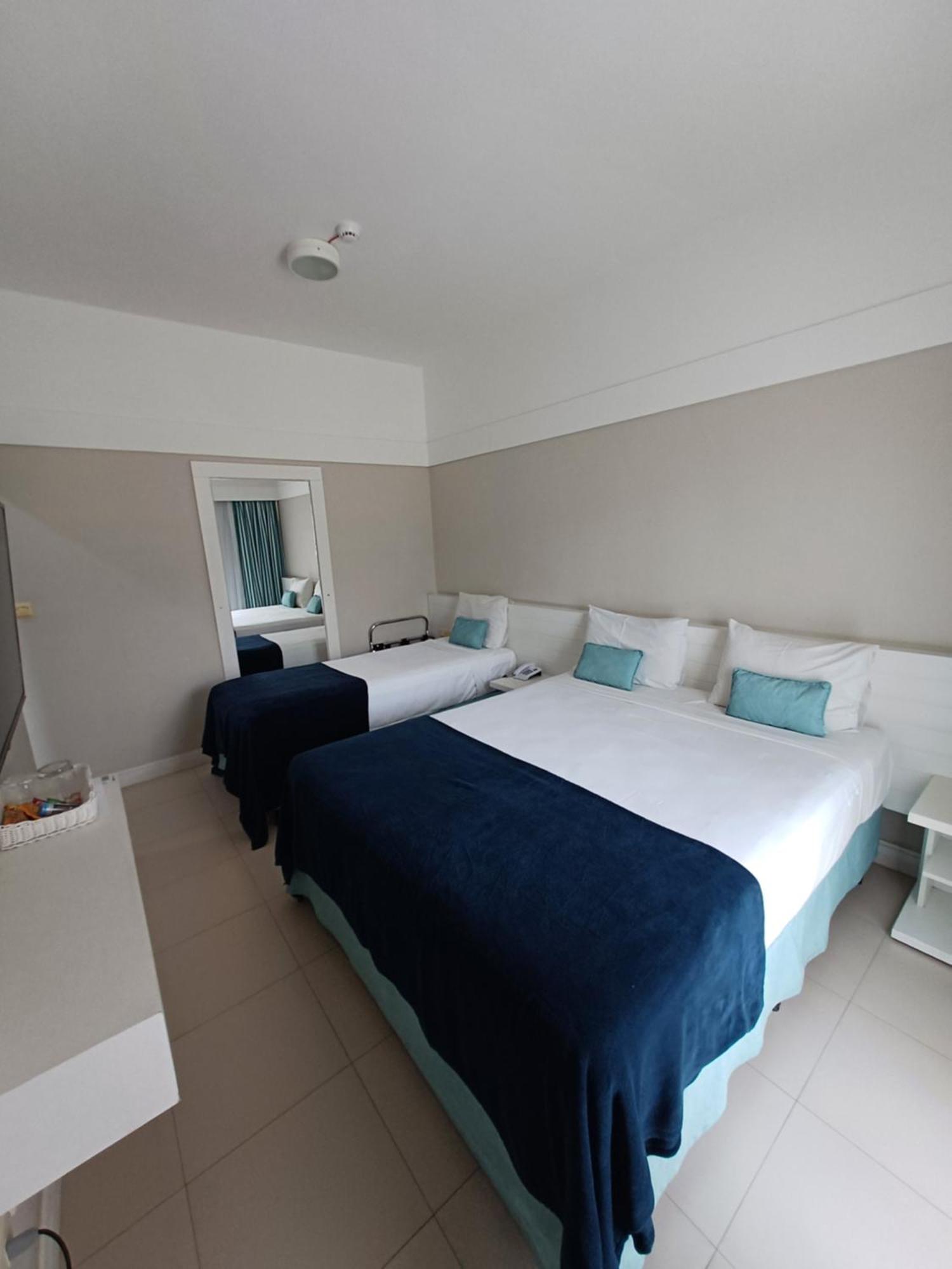 גוארויה The Falls Hotel מראה חיצוני תמונה