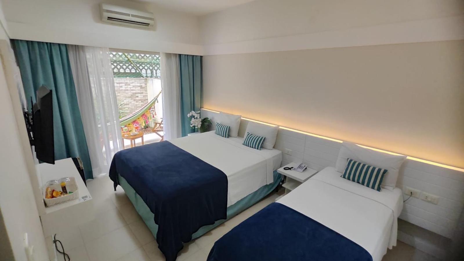 גוארויה The Falls Hotel מראה חיצוני תמונה