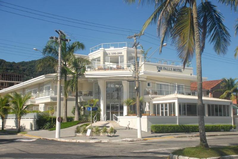 גוארויה The Falls Hotel מראה חיצוני תמונה